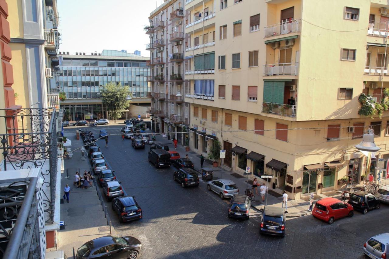 B&B Mitilini Central Station Napoli Exterior foto